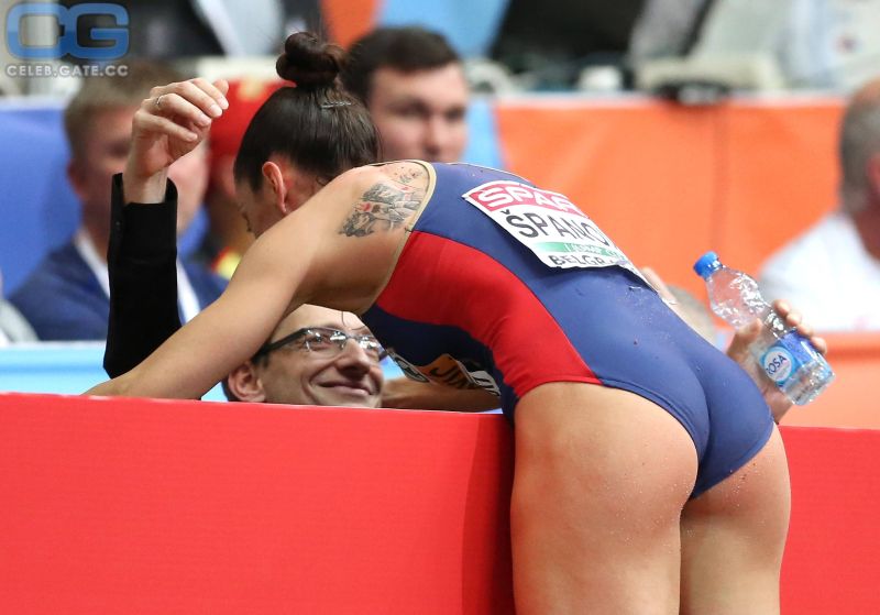 ivana pino arellano legs
