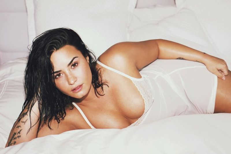 demi lovato vacation