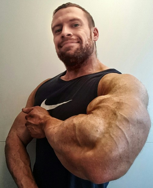 fbb monster biceps