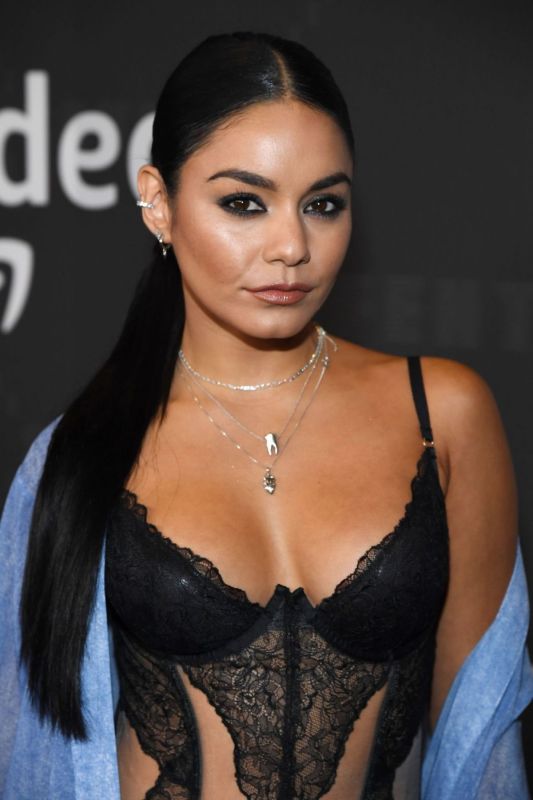 vanessa hudgens hippie outfits