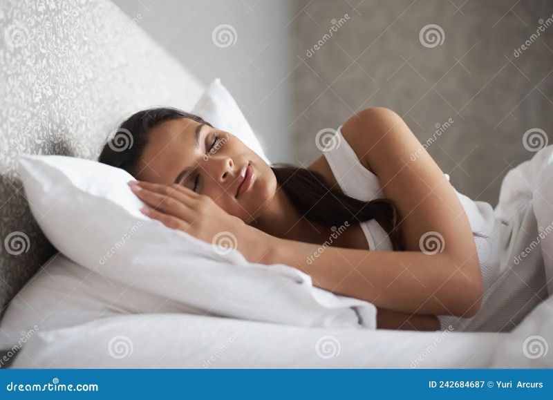 beatufiful woman sleeping