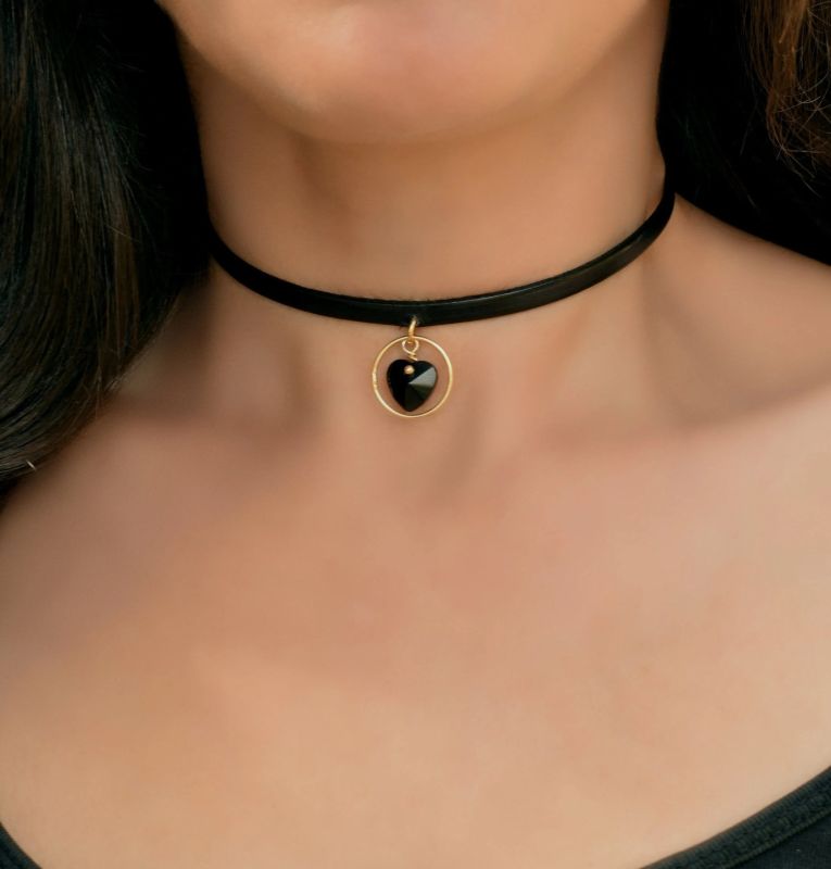 woman collar lock