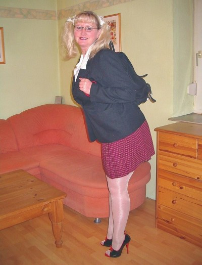 lonely housewife gallery