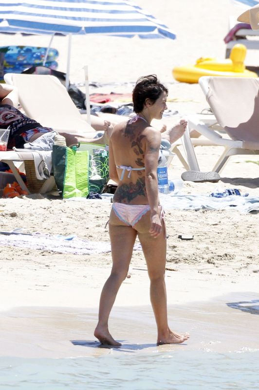 lena headey chest