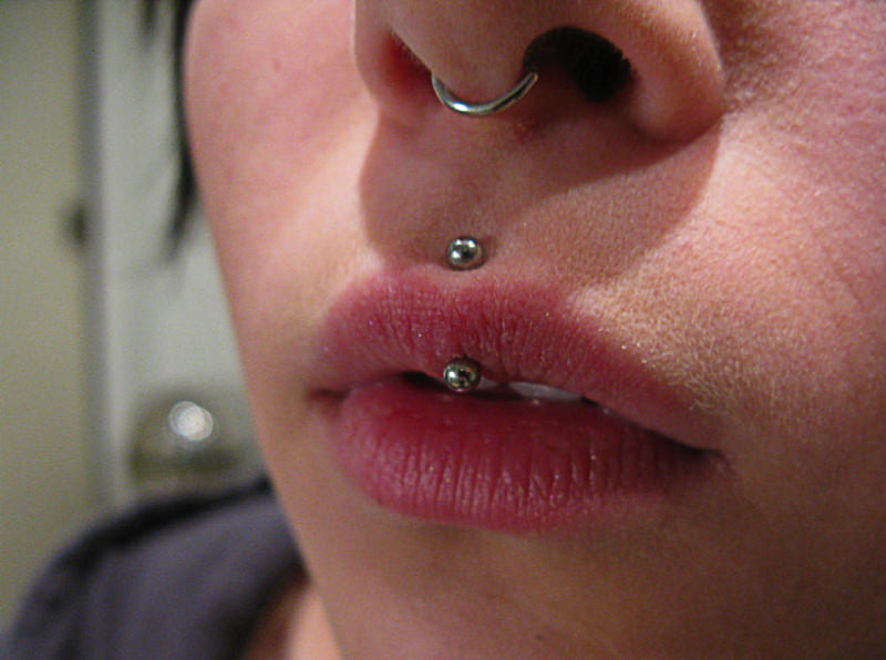 labret stud