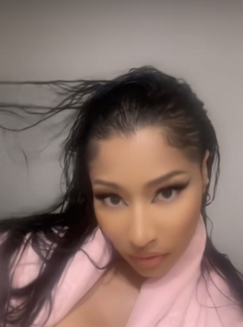 nicki minaj as wallpaper