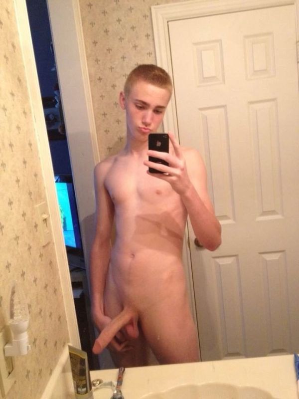 guy selfie white t shirt