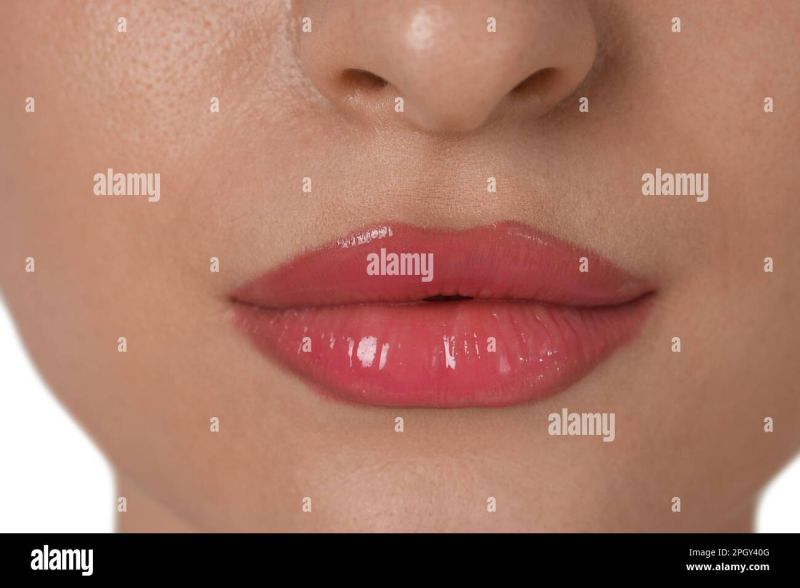 how to draw woman lips