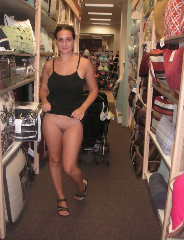 topless pussy flash
