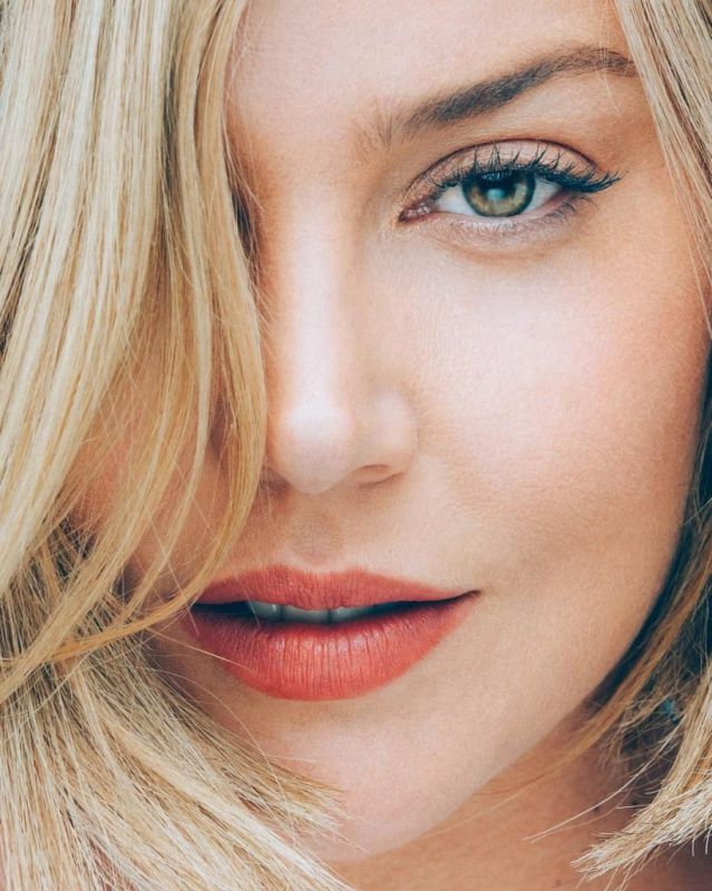 abbie cornish dakota