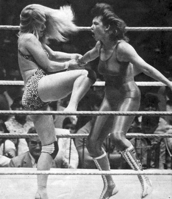 first women wrestlers