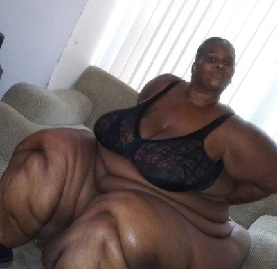taffy bighotbombshell