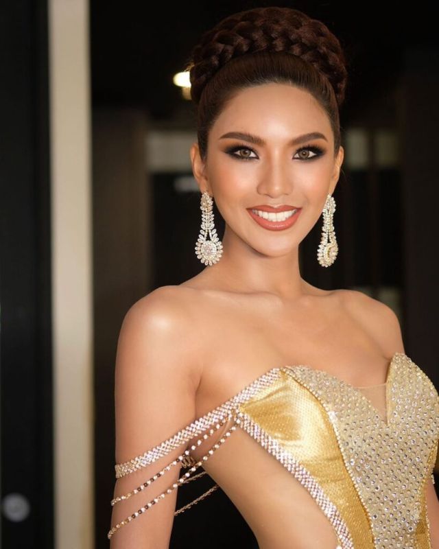 gold jewelry