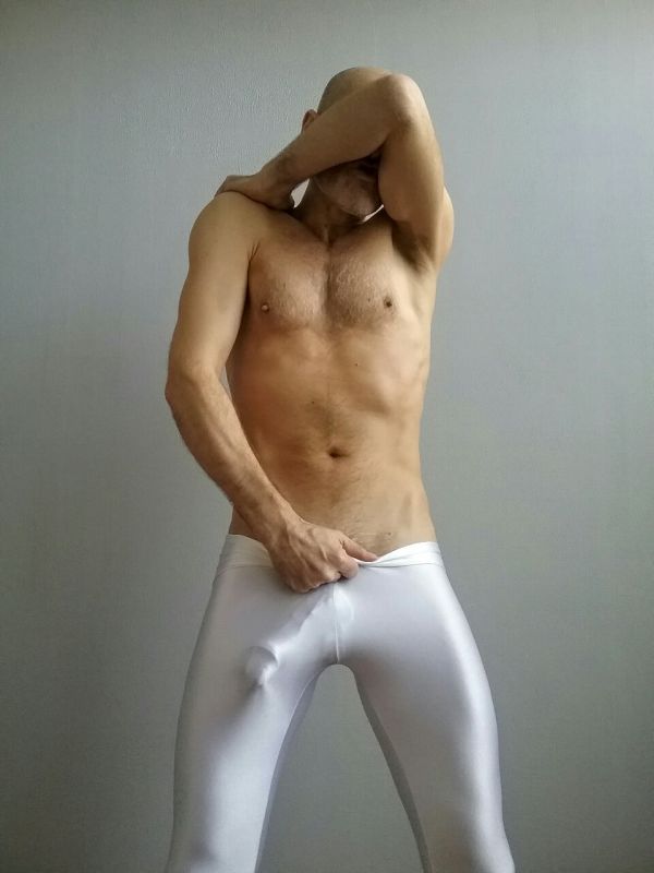 bulge tight pants