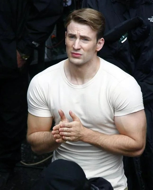 chris evans playing it cool