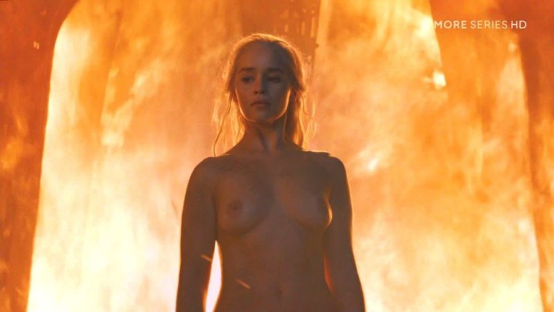 emilia clarke game thrones bathtub