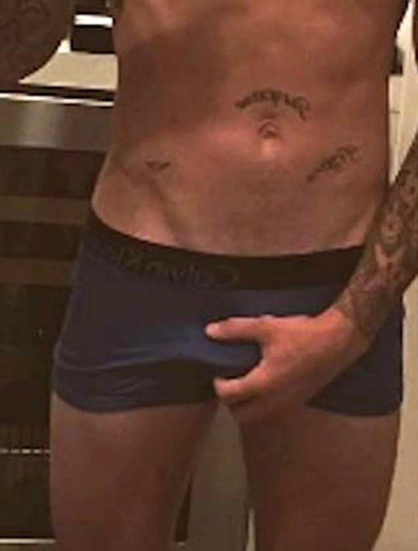 justin bieber shirt off