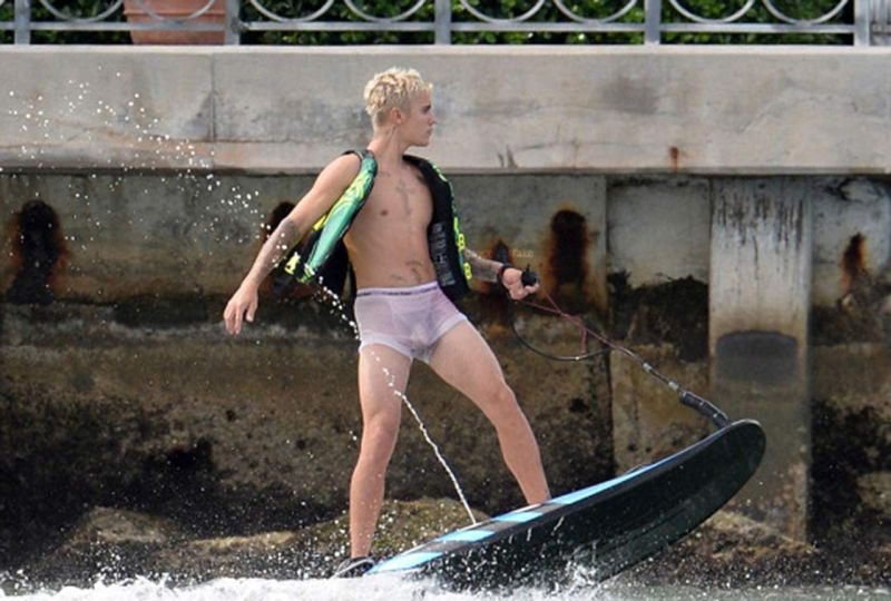 justin bieber abs