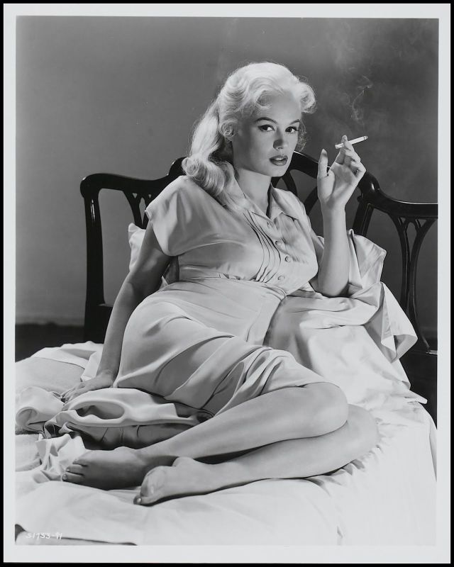 mamie van doren figure