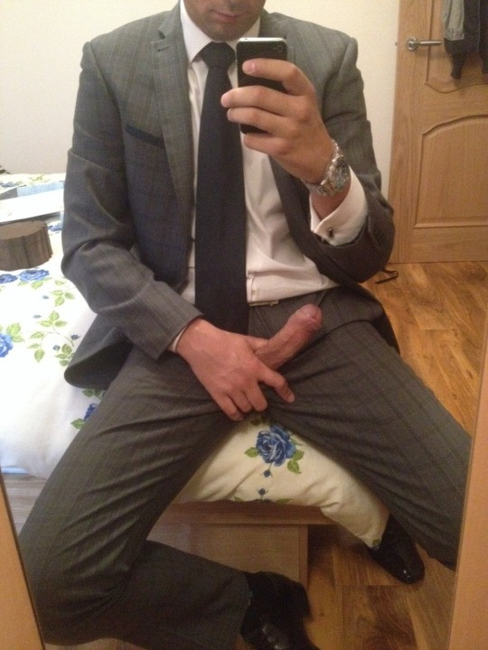 men tight pants bulge