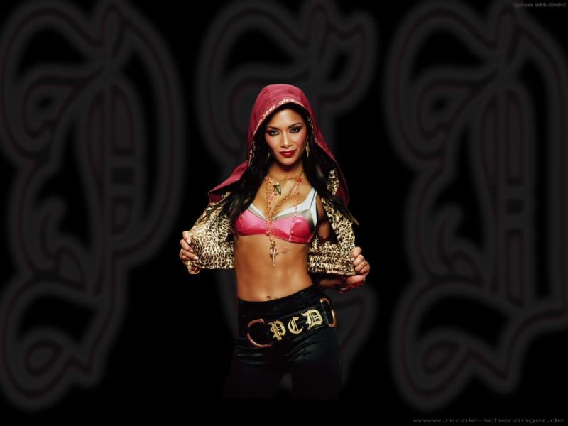nicole scherzinger face