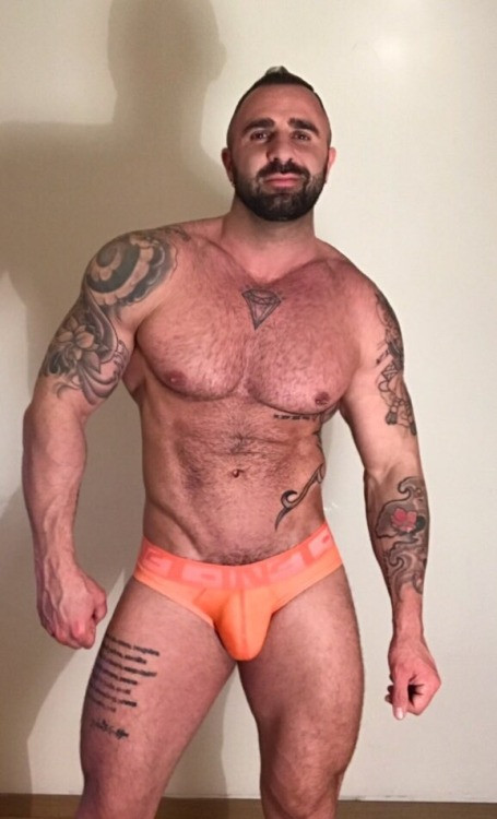 hairy gay men oral sex