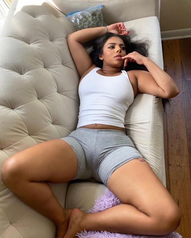 best amateur cameltoe