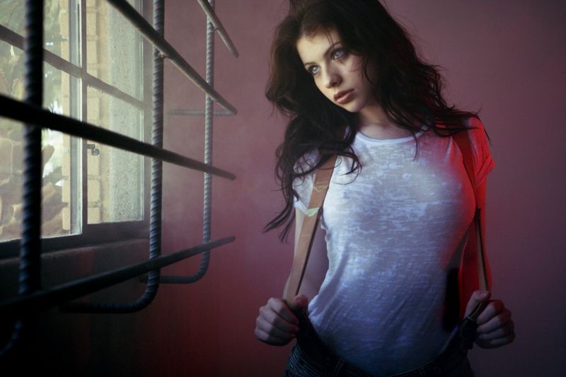 michelle trachtenberg paint spill