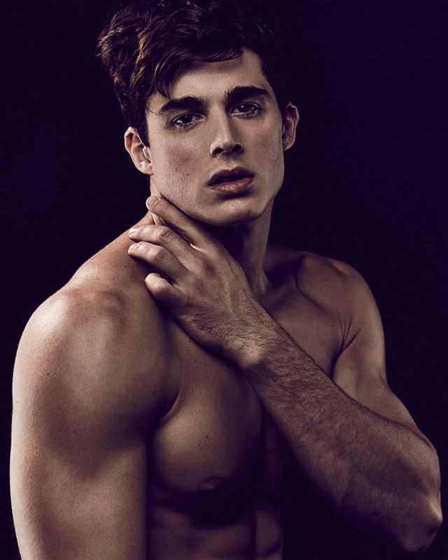 pietro boselli shritless